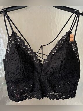 NWT Victoria Secret Pink-Black Lace Bralette with Strappy Back